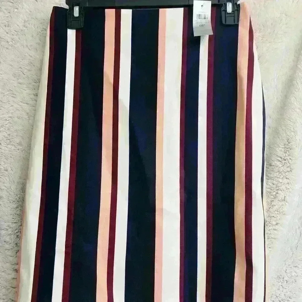 Ann Taylor skirt size OP new whit thag